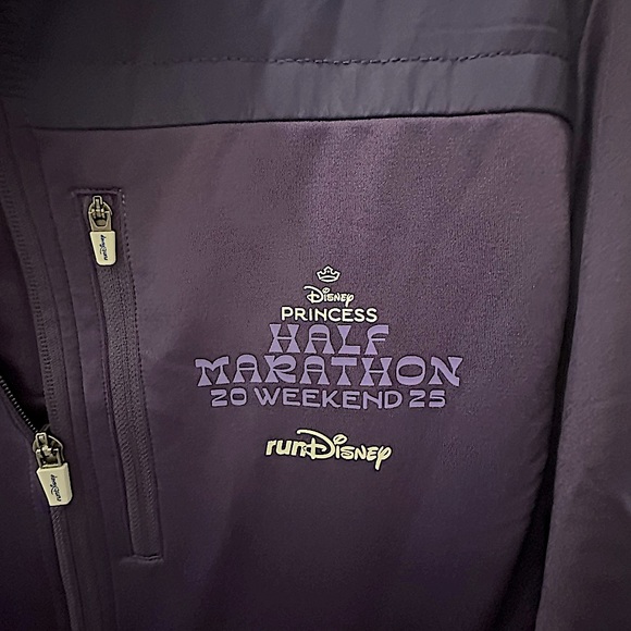 Official RunDisney Princess Half Marathon Weekend Performance Jacket, Size Small - Picture 2 of 7